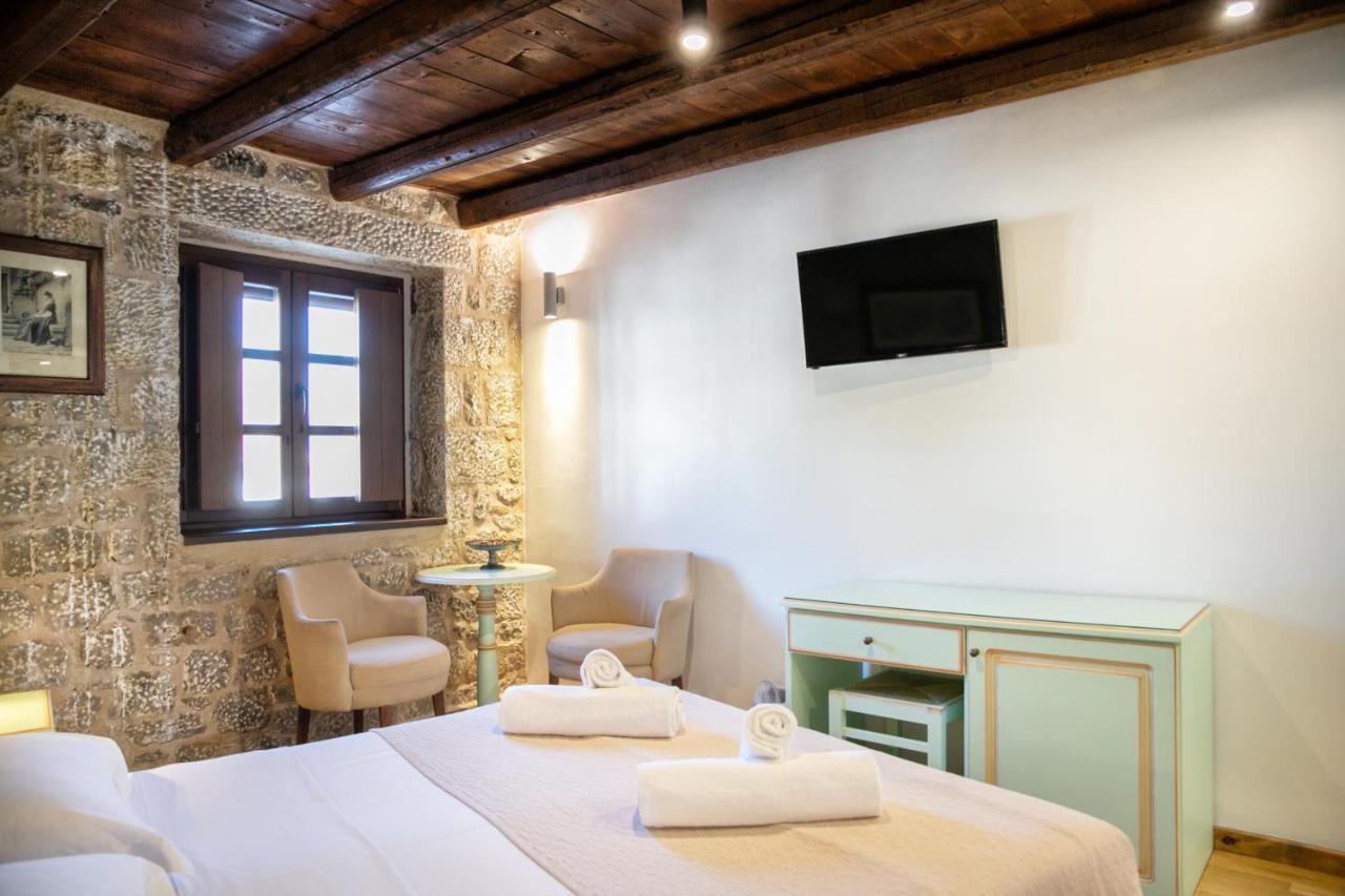 Trapela Areopolis, Boutique Hotel Екстериор снимка